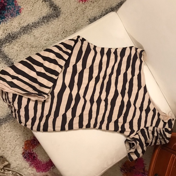 Texture Mini Dress 💫 - Picture 3 of 5